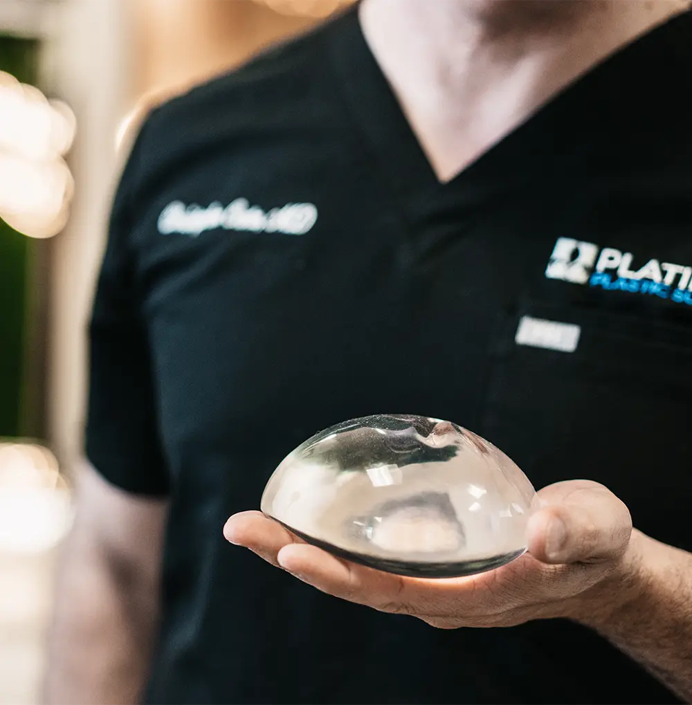 Holding implant